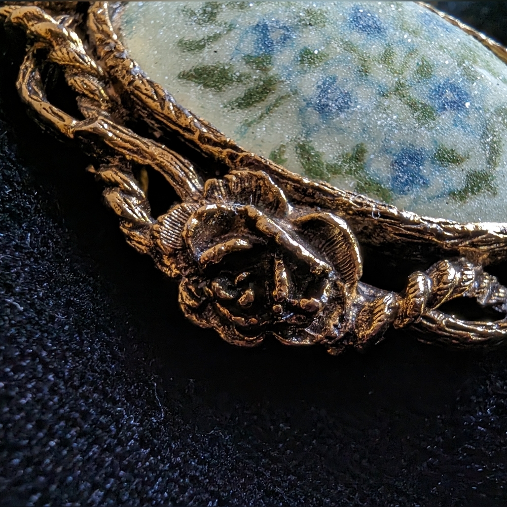 Oval Vintage Sugared Brooch/Pendant with Gold Tone and Green/Blue Floral Pattern - Picture 3 of 6